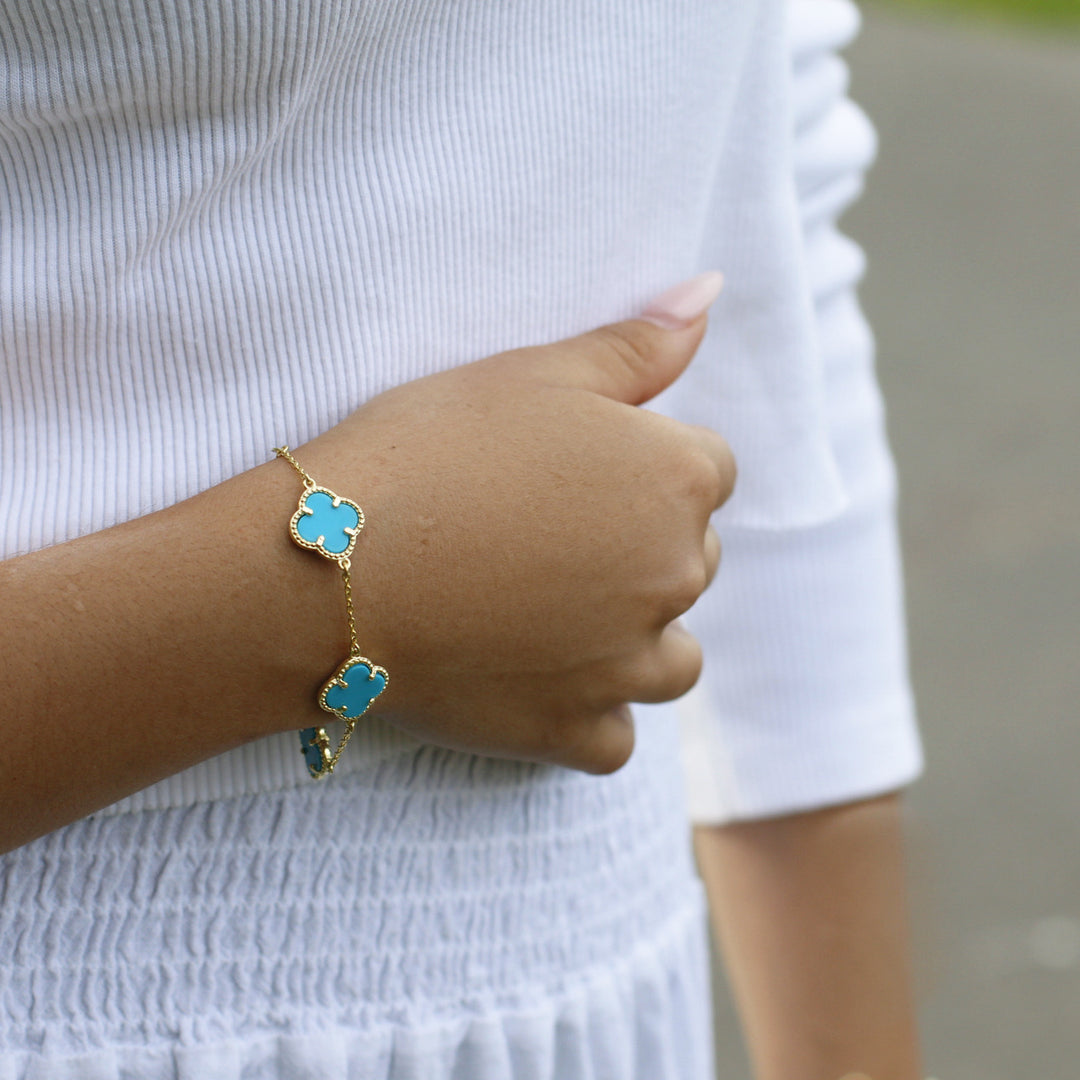 Lucky Four Leaf Clover Blue Bracelet In Gold Plated