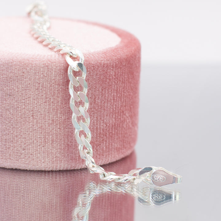 curb chain  bracelet in silver 