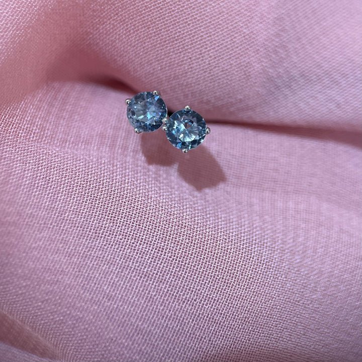 Crystal Round 4mm Stud Earrings In Silver