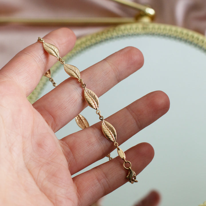Leaf Linked Bracelet in 9ct Gold