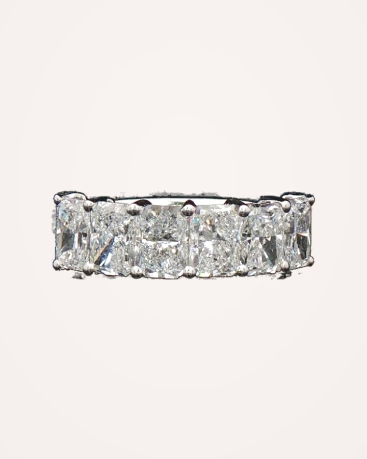 Close-up of radiant-cut diamond stones and settings #metal_9ct-white-gold